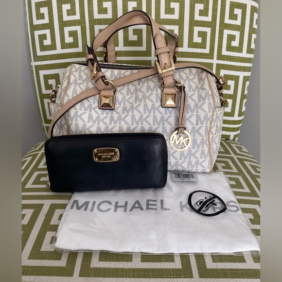 Michael Kors Handbags - SOLD! 3 PC! Michael Kors Grayson Monogram Chain Satchel & Saffanio Zip Wallet